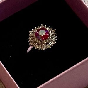 🍀Gorgeous Silver Tone Fashion Ring size 8